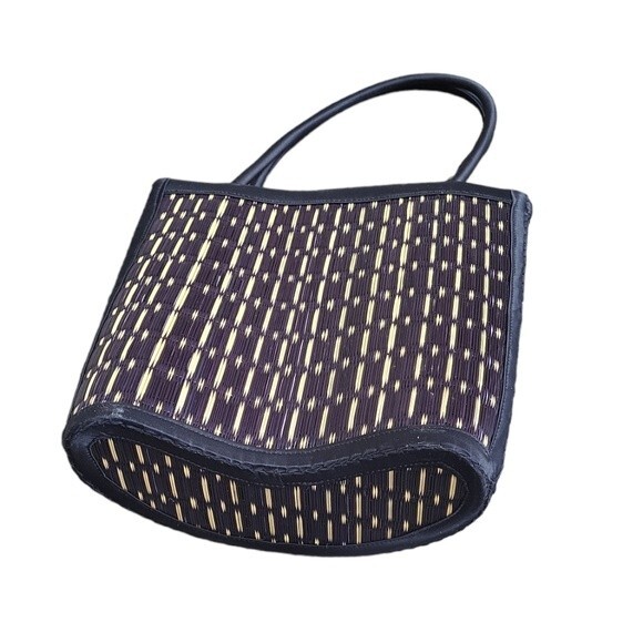 EUC Baskets of Cambodia natural straw Handbag shoulder bag, black tan - Picture 3 of 10
